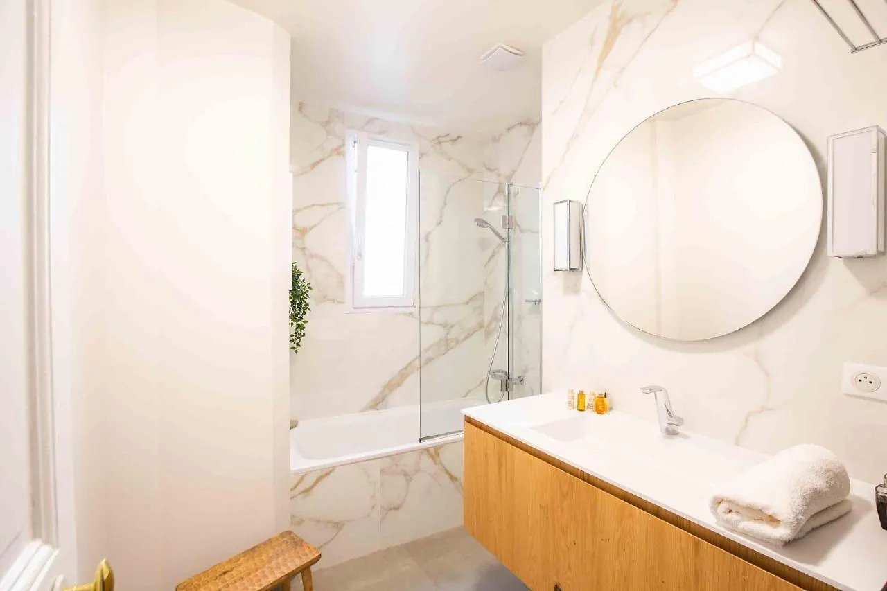 Veeve - Pastel Pinks In Paris Apartman Franciaország